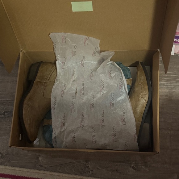 Coconuts by Matisse Tan and Teal Heeled Boots - Picture 6 of 7